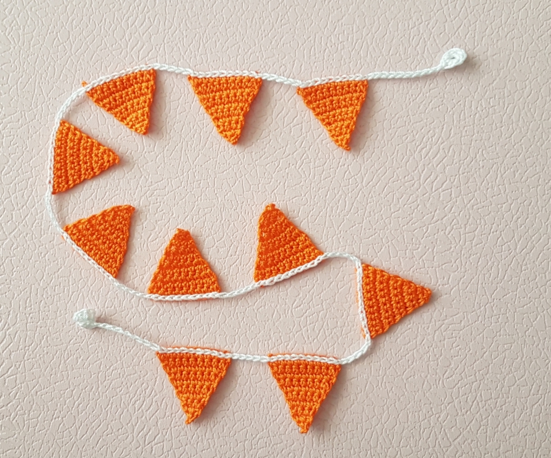 Miniature Bunting Orange Kingsday