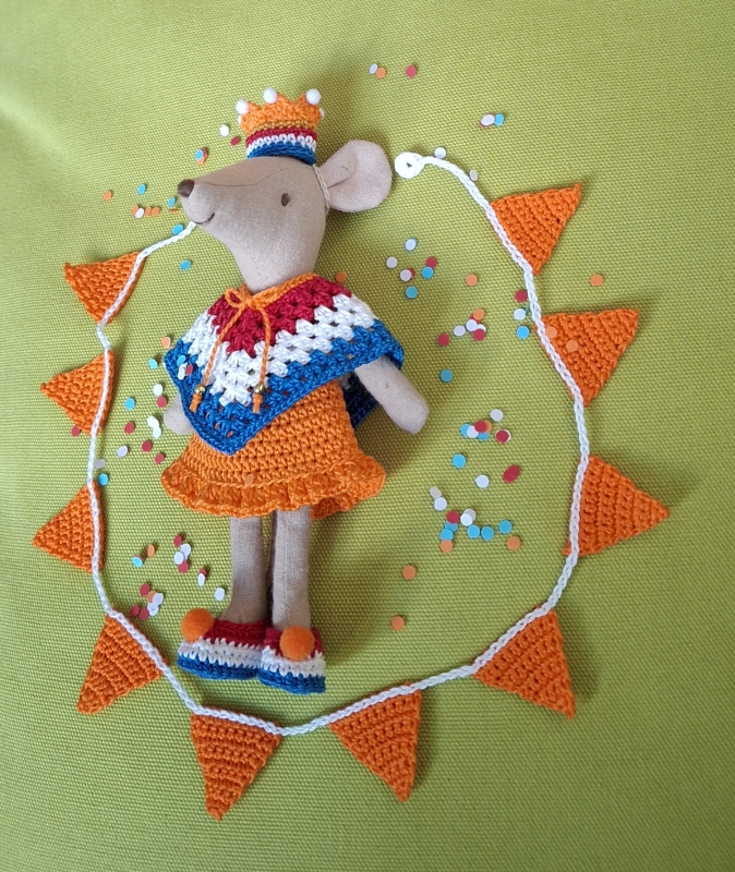 Outfit Set and Bunting for Maileg "Kingsday" (50 gram)