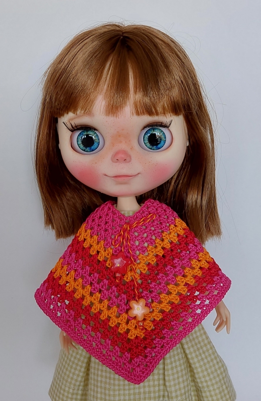 Blythe Poncho Lola