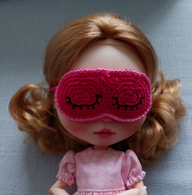 Blythe Sleepmask 1