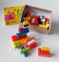 1:6 Box of Lego