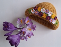 Blythe Hat Field of Crocuses