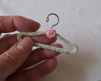 1:6 Clothes Hangers Crochet Pastel Perfect