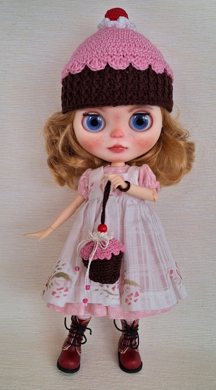 Blythe Hat and Purse Cupcake Bliss