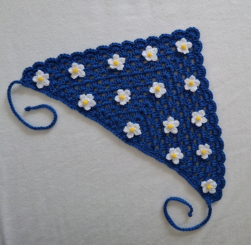 Blythe Headscarf Daisies on Blue