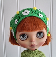 Blythe Headscarf Daisies on Green (50 gram)